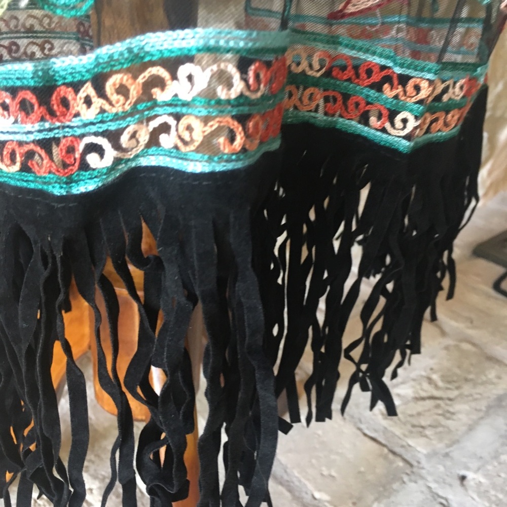Beautiful black embroidered kimono. - Picture 8 of 8